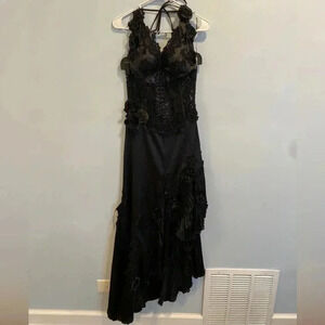 Elegant Black Lace Evening Dress